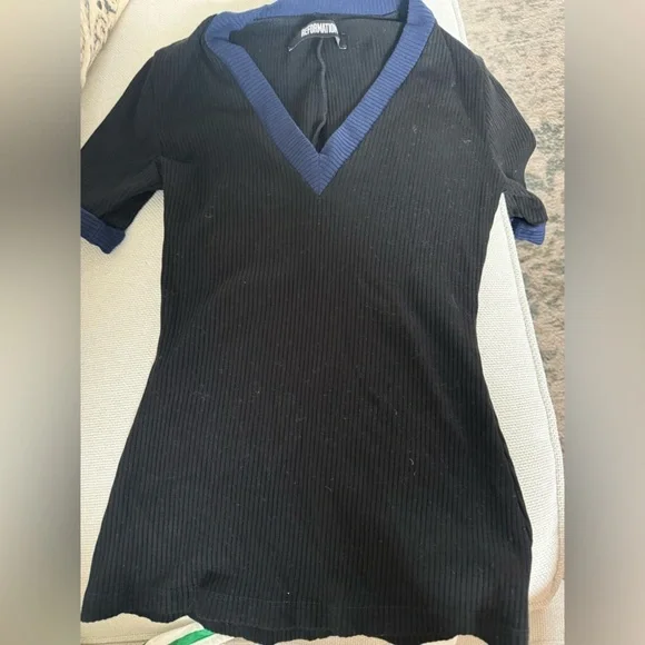Reformation Black and Blue Fitted Short Sleeve - Picture 2 of 3